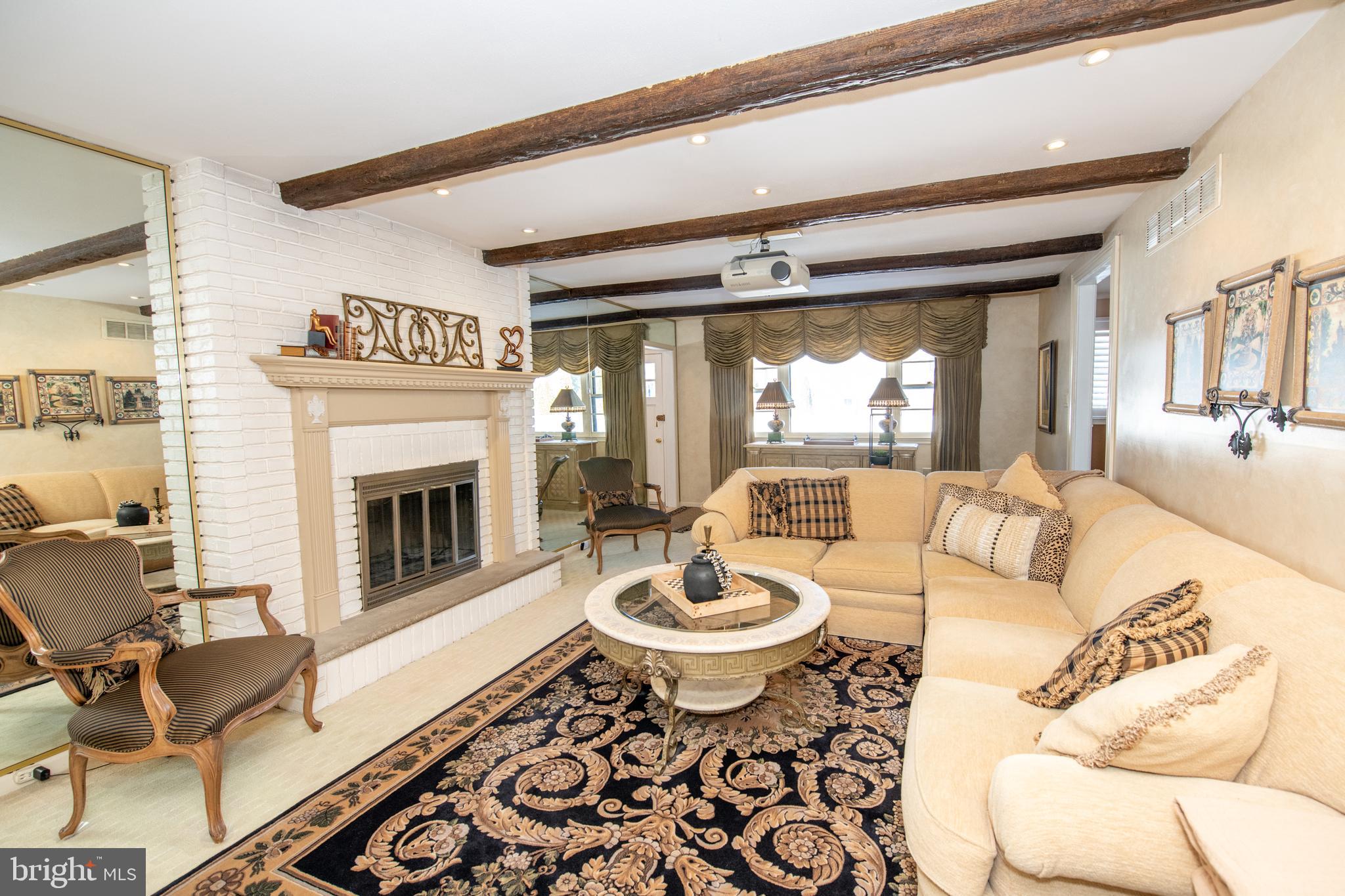 233 Lamplighter Lane Huntingdon Valley, PA 19006 - Photo 19 of 56 Family Room