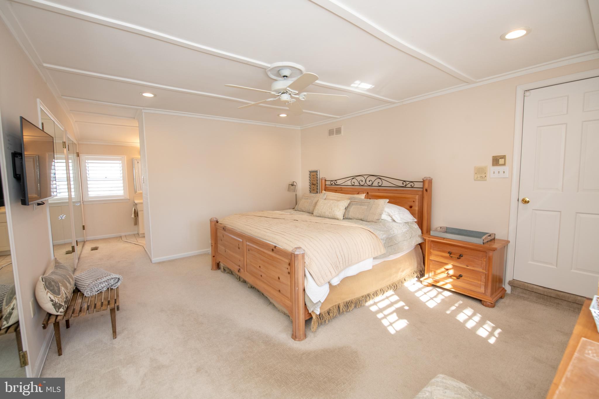 233 Lamplighter Lane Huntingdon Valley, PA 19006 - Photo 28 of 56 Primary Bedroom