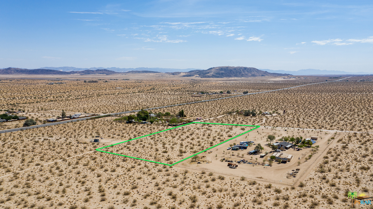 6556 Sunkist Road Joshua Tree, CA 92252 - Photo 6 of 17 a view of lake view and mountain view
