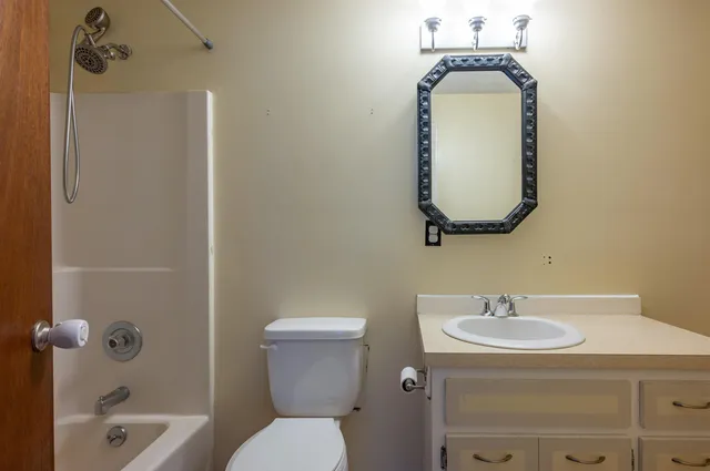 $290,000 | 344 Elm Street, Unit 16, Milford, NH 03055