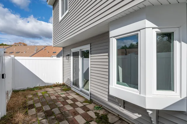 $290,000 | 344 Elm Street, Unit 16, Milford, NH 03055