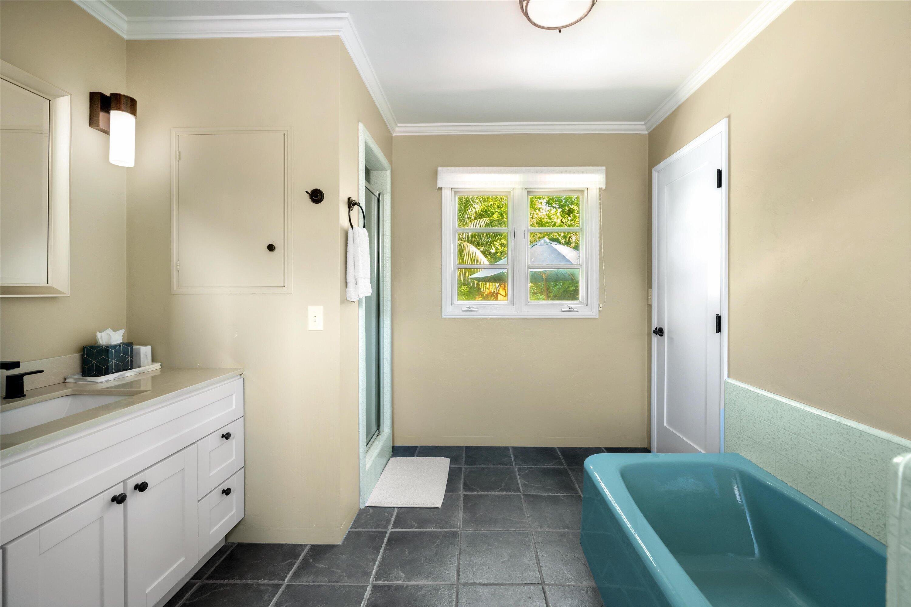 189 Hermosillo Road Montecito, CA 93108 - Photo 19 of 49 Bathroom 2