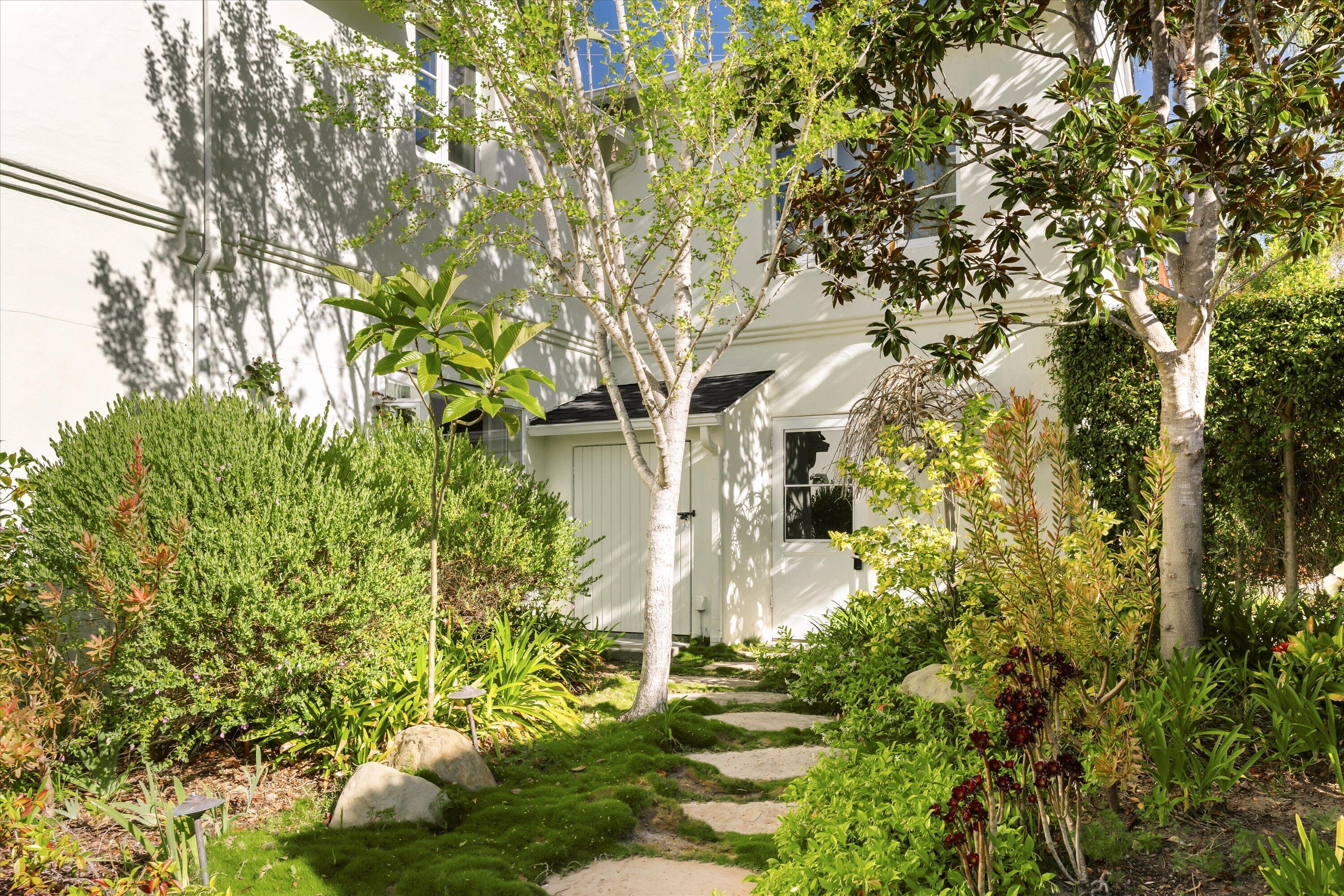 189 Hermosillo Road Montecito, CA 93108 - Photo 4 of 49 Exterior