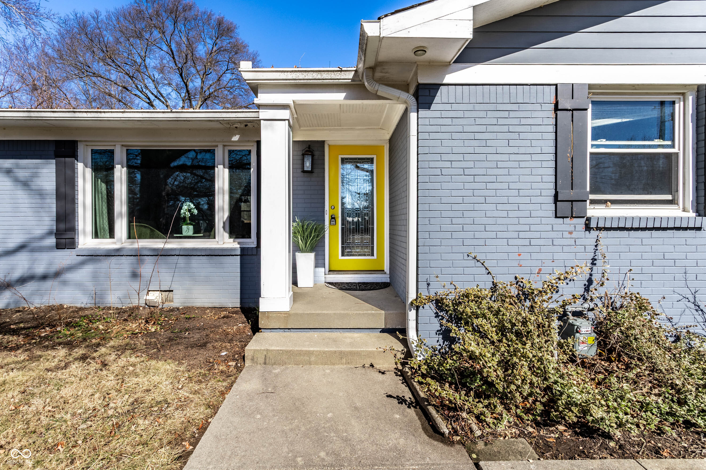 320 East 86th Street Indianapolis, IN 46240 - Photo 2 of 24