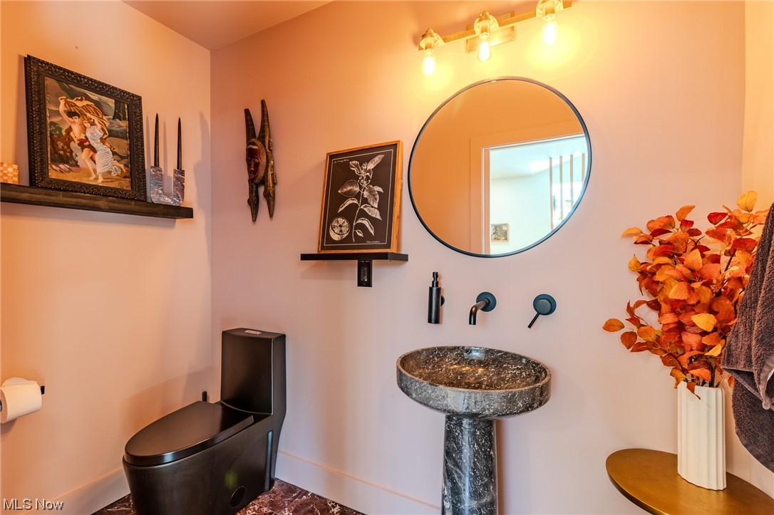 522 Literary Road Cleveland, OH 44113 - Photo 15 of 36 First Floor Bathroom