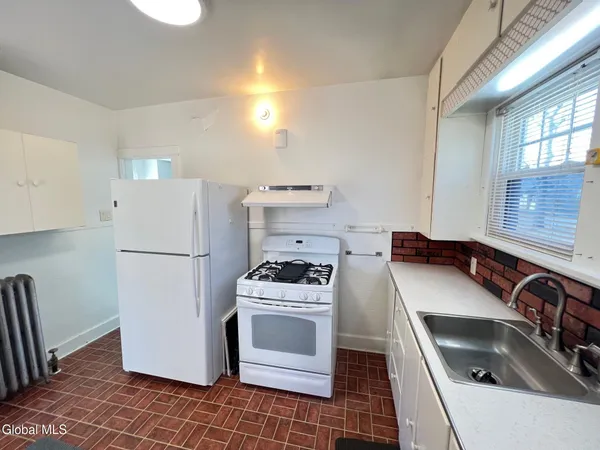 $239,900 | 1182 South Country Club Drive, Niskayuna, NY 12309