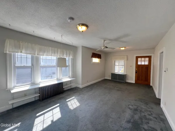 $239,900 | 1182 South Country Club Drive, Niskayuna, NY 12309