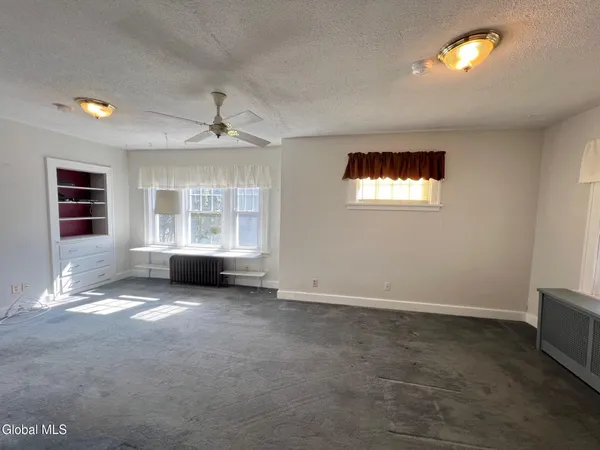 $239,900 | 1182 South Country Club Drive, Niskayuna, NY 12309