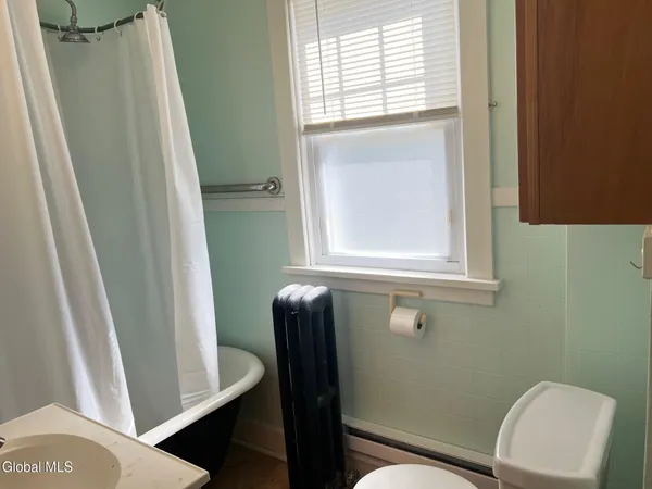 $239,900 | 1182 South Country Club Drive, Niskayuna, NY 12309