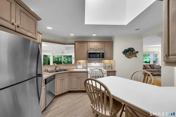 $3,000 | 71 Beach Avenue, Madison, CT 06443