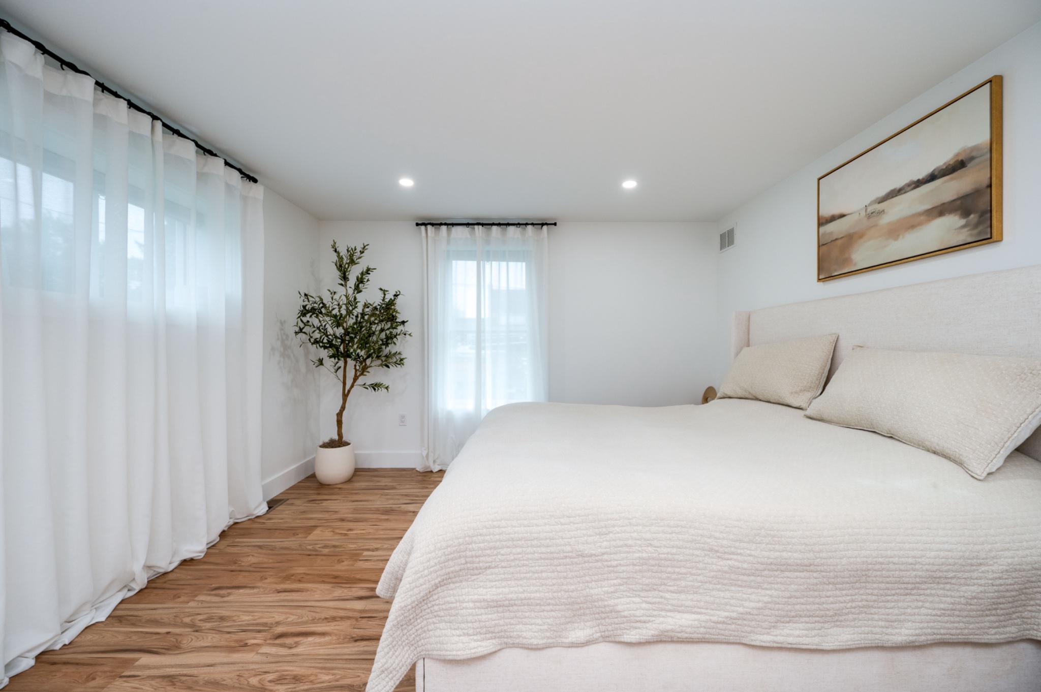 520 Elm Street Denver, PA 17517 - Photo 13 of 39 Main floor bedroom with natural light.