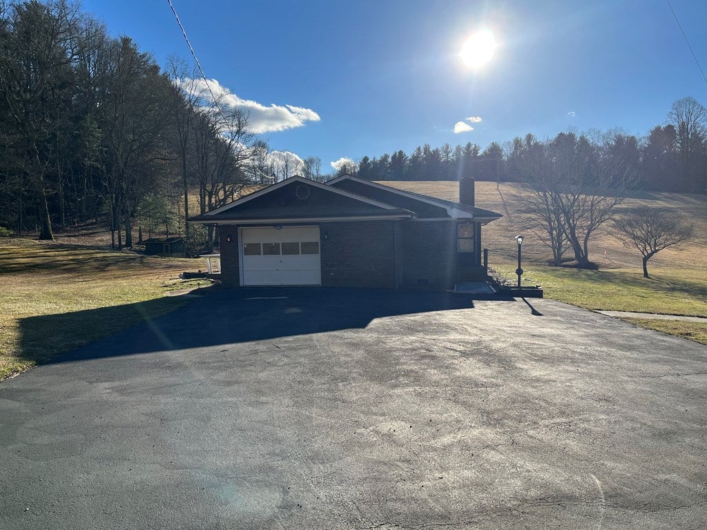 112 Lambsburg Road Galax, VA 24333 - Photo 29 of 30 Gallery Image 29