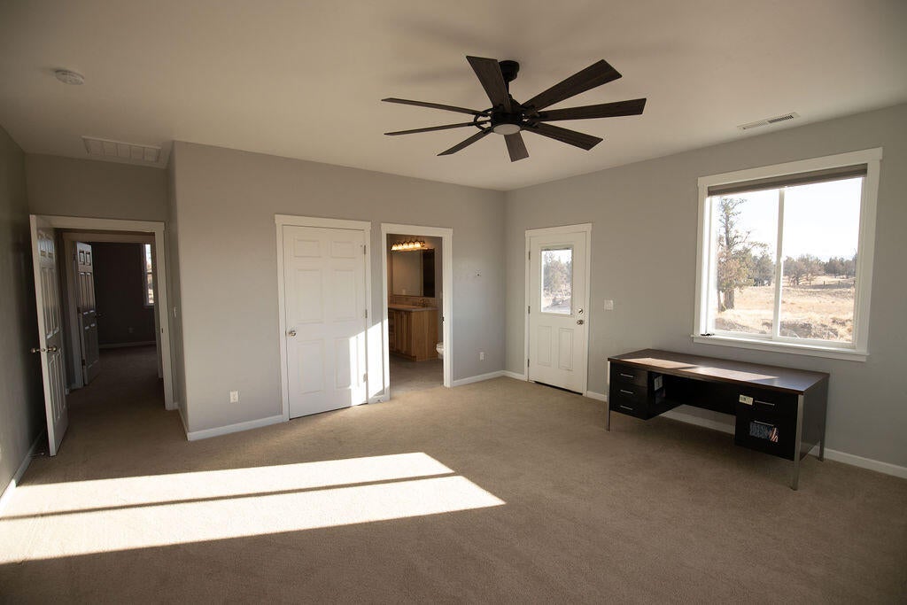 23775 Dodds Road Bend, OR 97701 - Photo 22 of 67 Owner's Suite