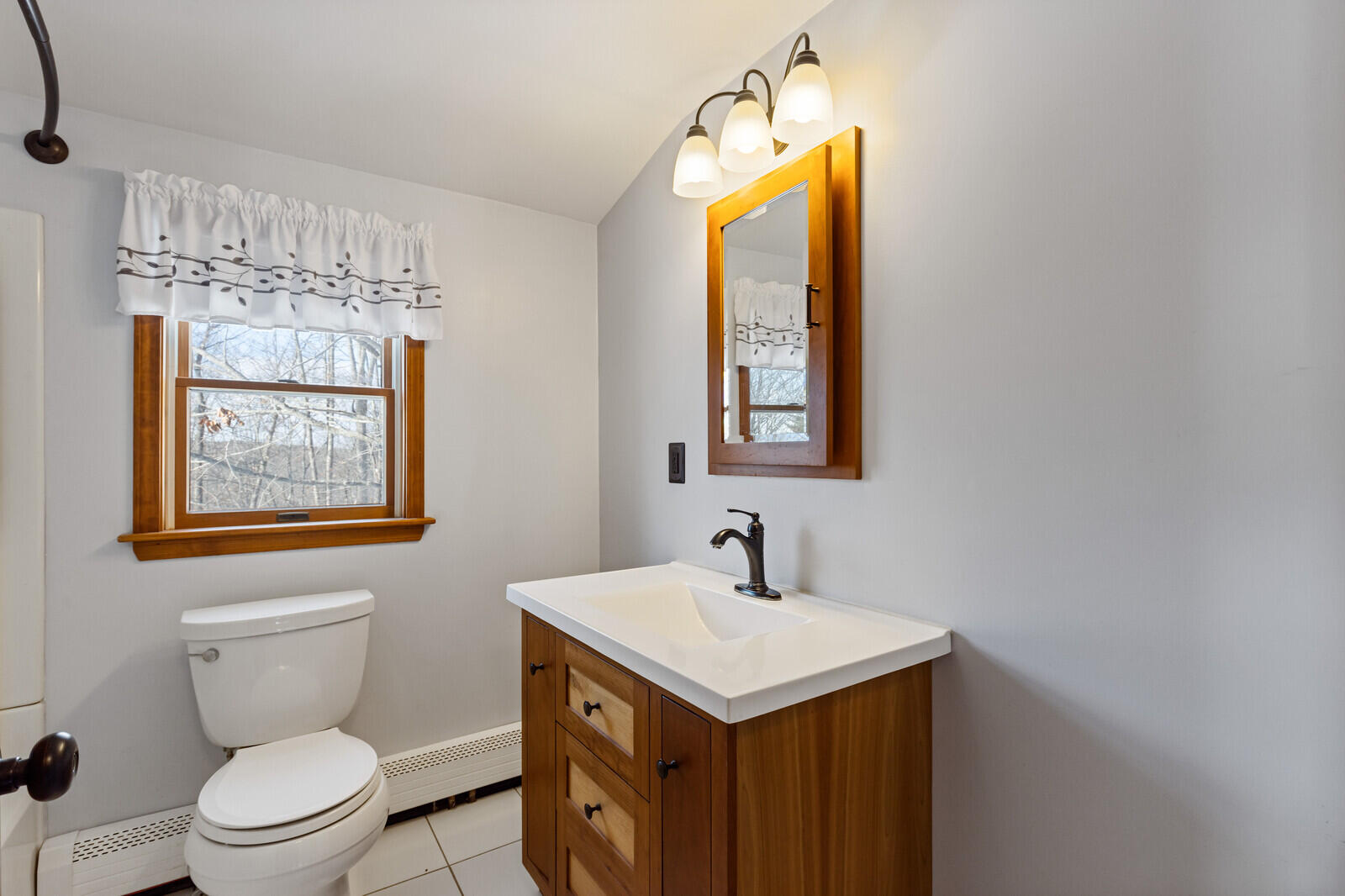 135 South Pond Road Winslow, ME 04901 - Photo 29 of 43 29 2nd floor full bath