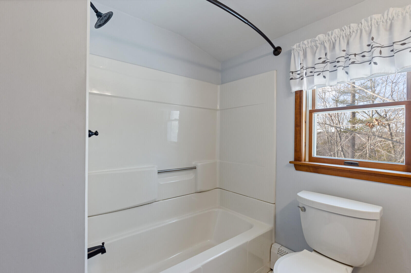 135 South Pond Road Winslow, ME 04901 - Photo 30 of 43 30 2nd floor full bath