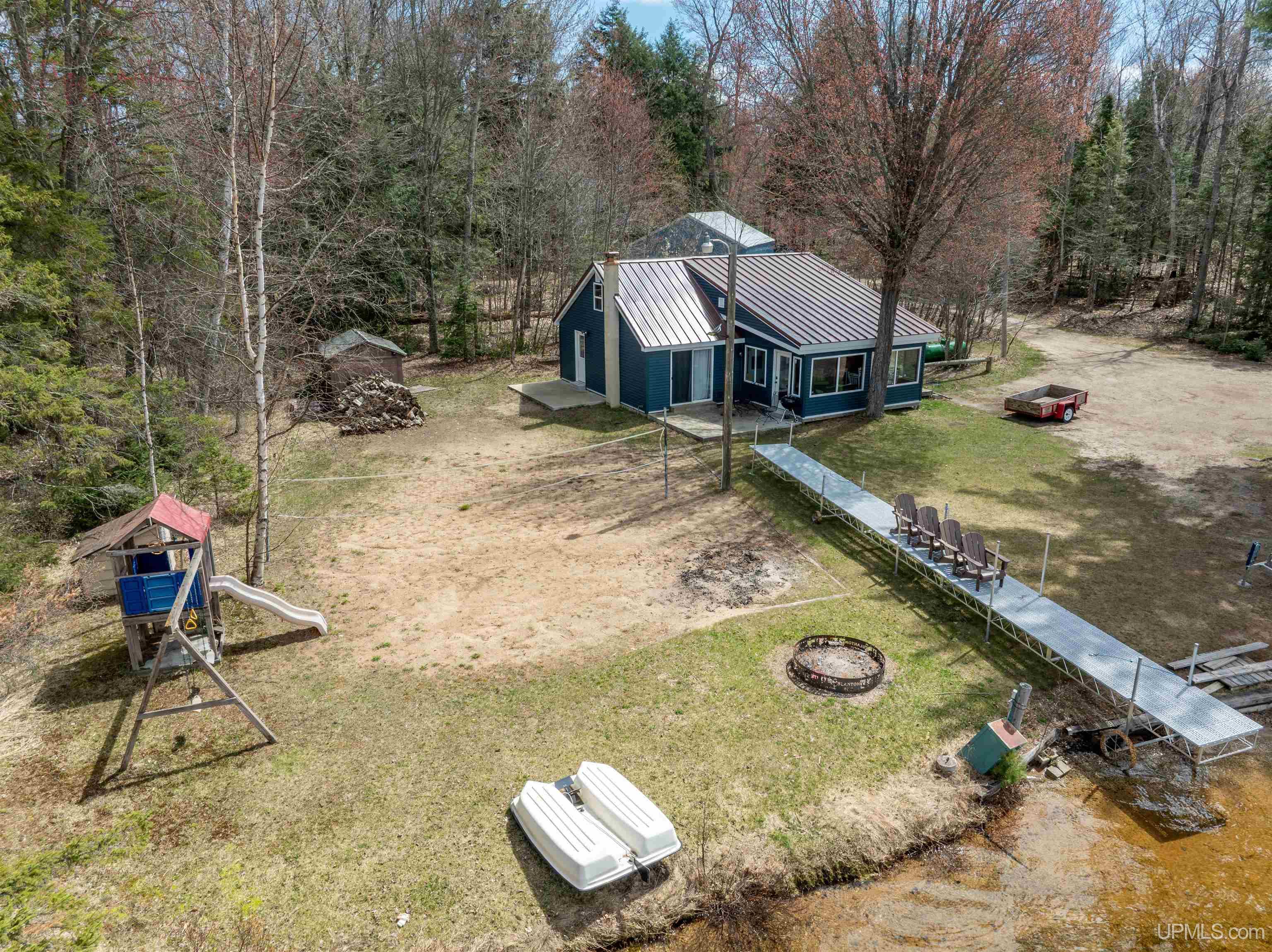 3865 Peninsula Point Road Munising, MI 49862 - Photo 13 of 88