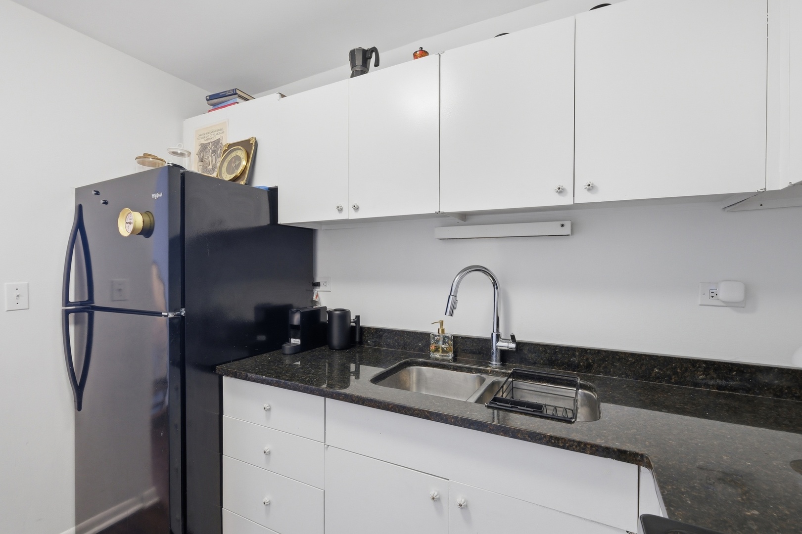 720 West Gordon Terrace, Unit 11A Chicago, IL 60613 - Photo 11 of 31