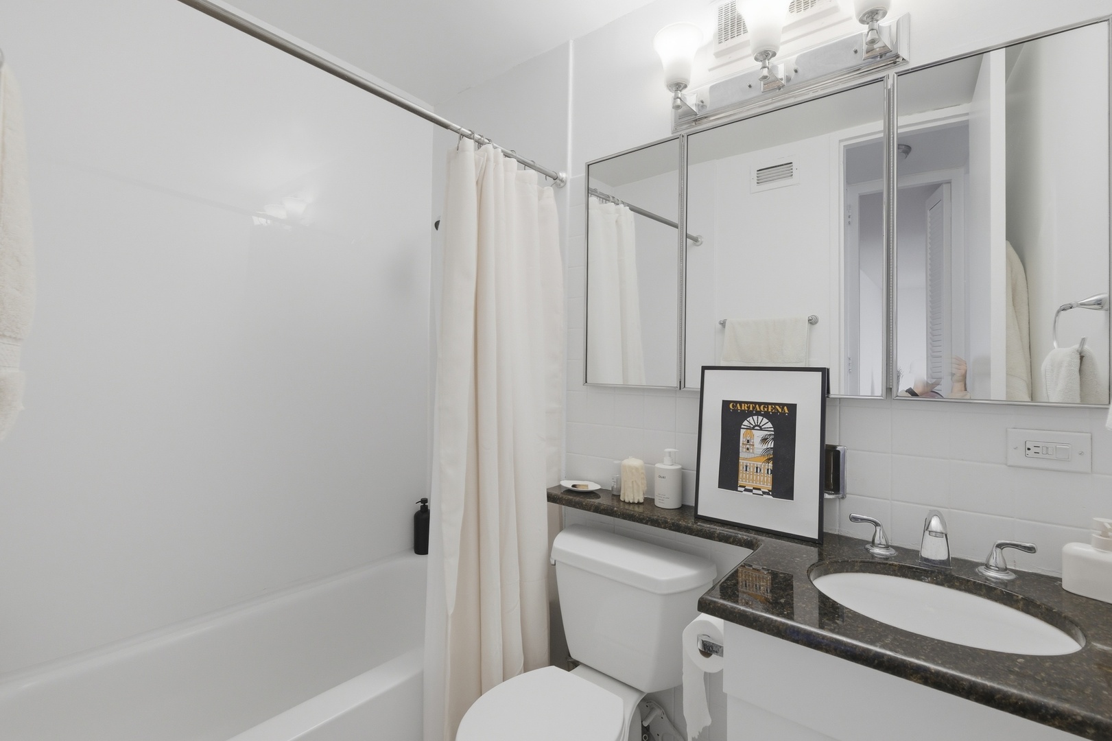 720 West Gordon Terrace, Unit 11A Chicago, IL 60613 - Photo 16 of 31