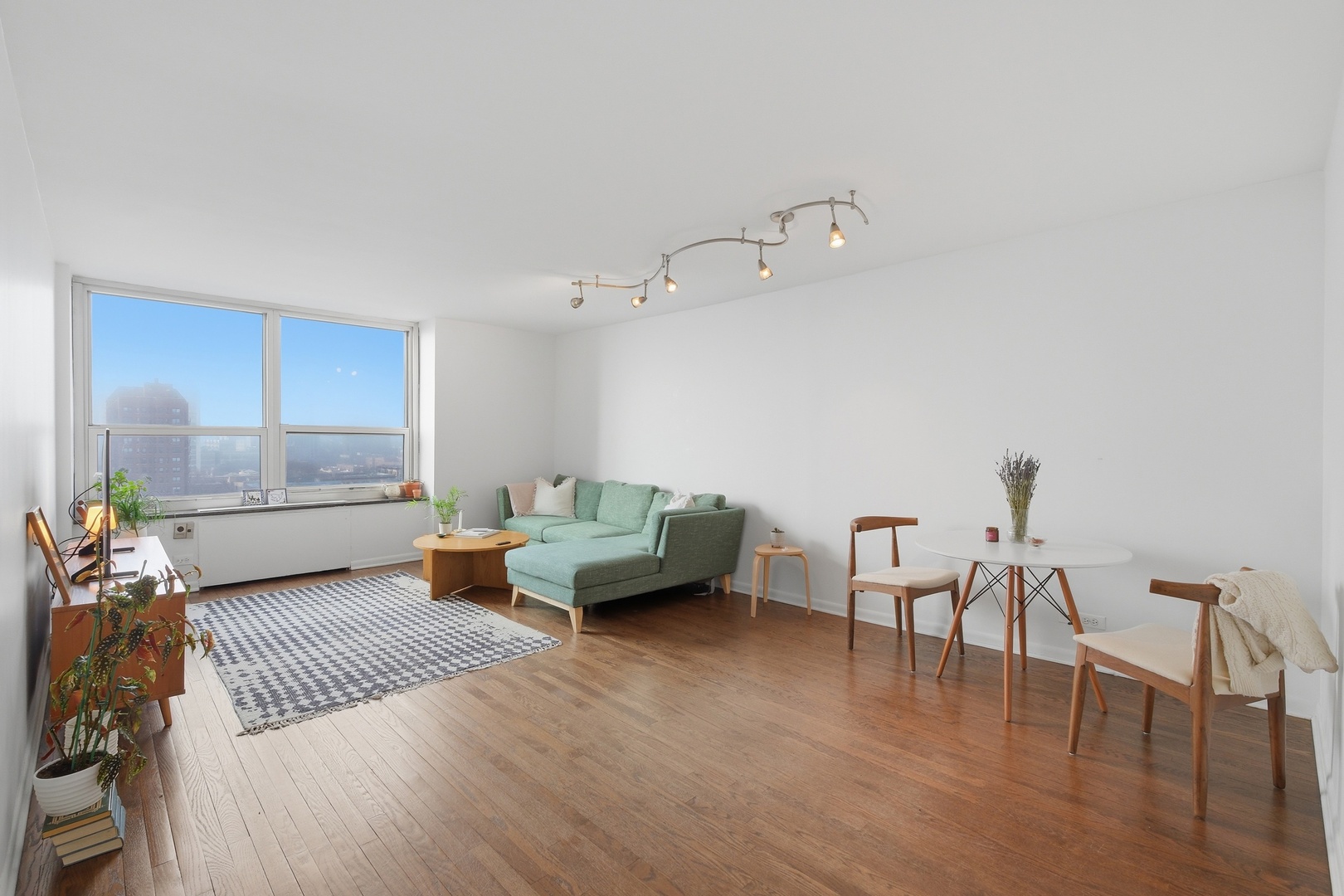 720 West Gordon Terrace, Unit 11A Chicago, IL 60613 - Photo 2 of 31