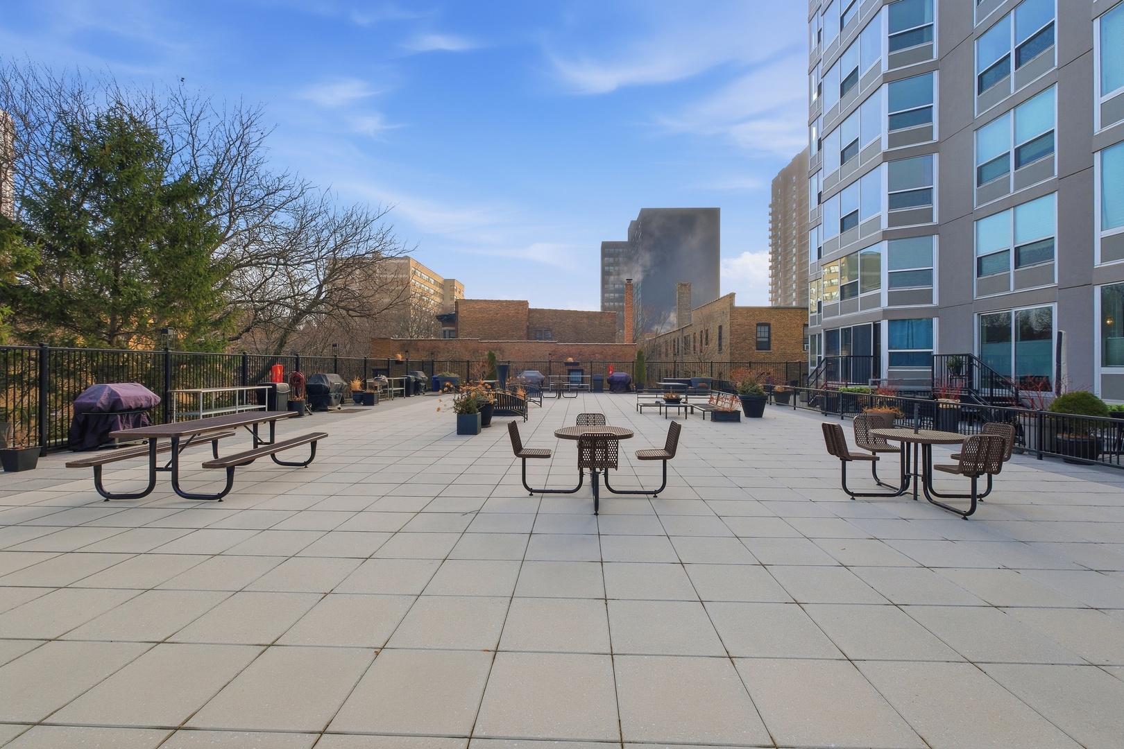 720 West Gordon Terrace, Unit 11A Chicago, IL 60613 - Photo 22 of 31