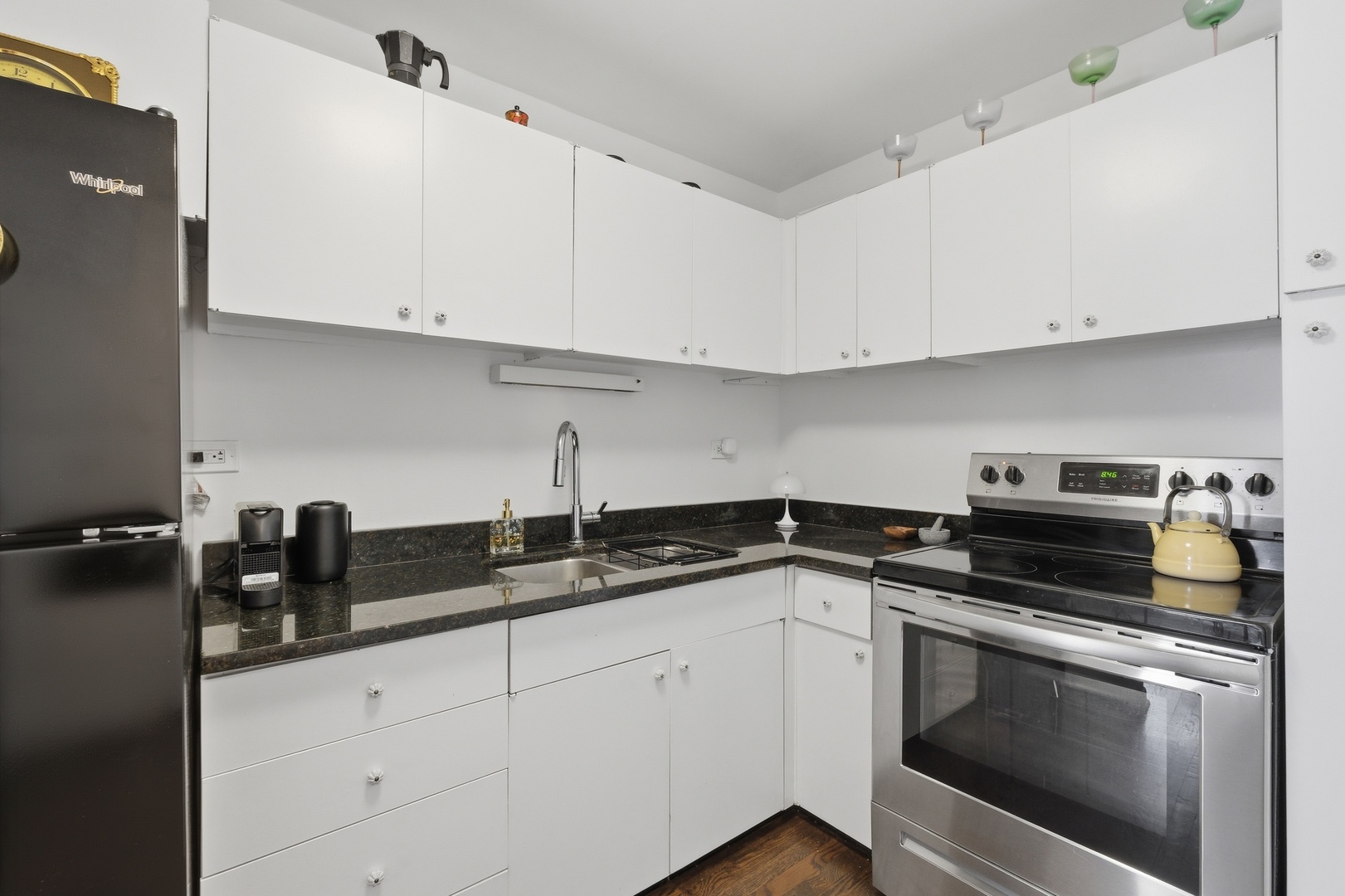 720 West Gordon Terrace, Unit 11A Chicago, IL 60613 - Photo 10 of 31