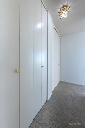 $2,100 | 6700 South South Shore Drive, Unit 22B, Chicago, IL 60649