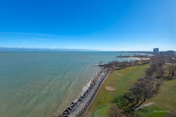 $2,100 | 6700 South South Shore Drive, Unit 22B, Chicago, IL 60649