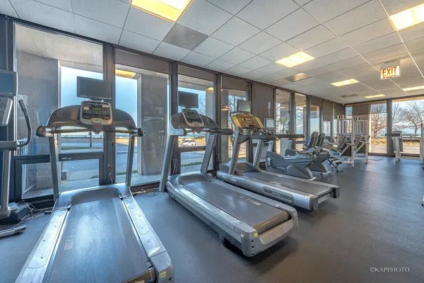 $2,100 | 6700 South South Shore Drive, Unit 22B, Chicago, IL 60649