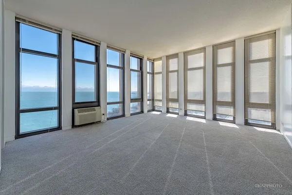 $2,100 | 6700 South South Shore Drive, Unit 22B, Chicago, IL 60649