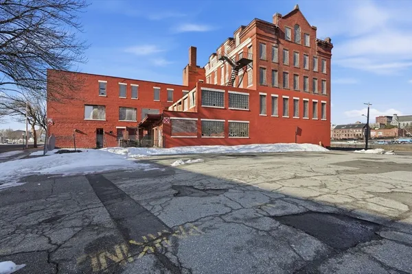 $1,499,000 | 345-363 Dwight Street, Holyoke, MA 01040