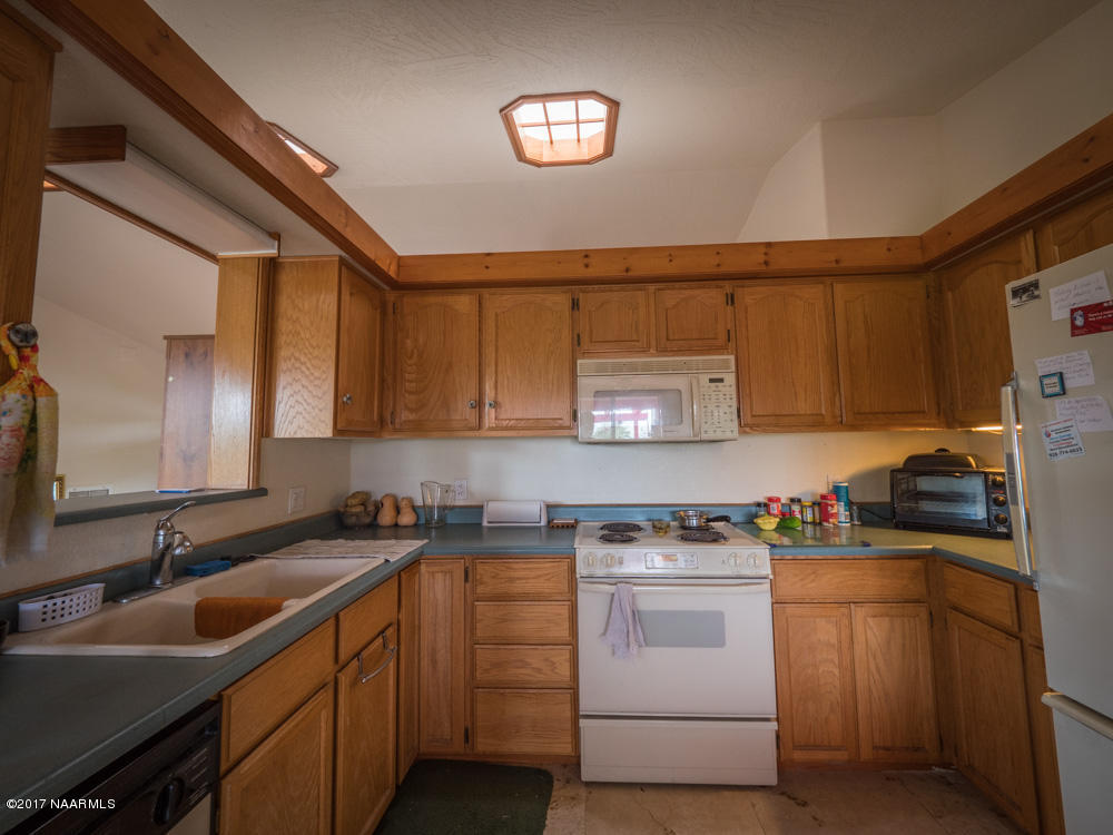 960 Roberts Road Clarkdale, AZ 86324 - Photo 12 of 25 960 Roberts Rd_Clarkdale_August_2017-110