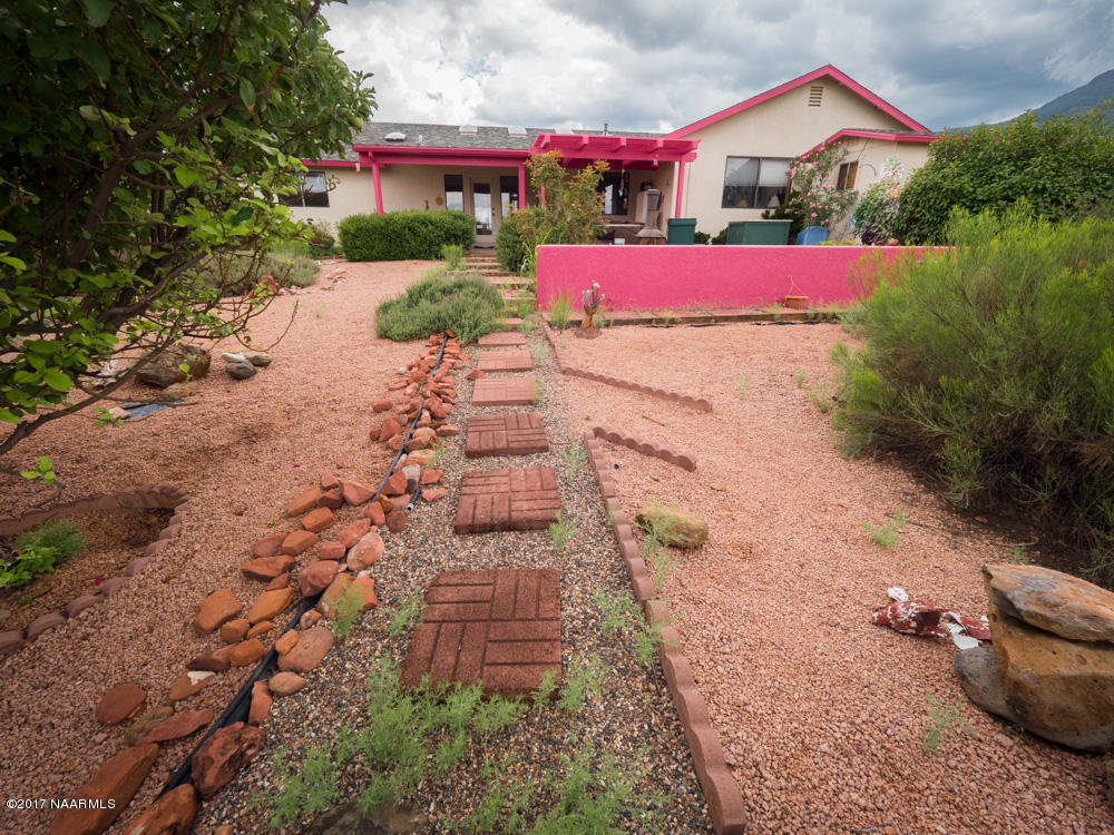 960 Roberts Road Clarkdale, AZ 86324 - Photo 24 of 25 960 Roberts Rd_Clarkdale_August_2017-110