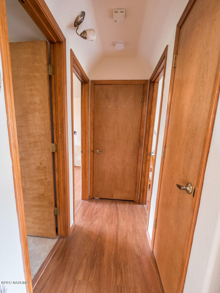 960 Roberts Road Clarkdale, AZ 86324 - Photo 8 of 25 960 Roberts Rd_Clarkdale_August_2017-110