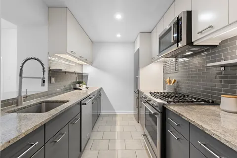 $999,000 | 501 Adams Street, Unit 1B, Hoboken, NJ 07030