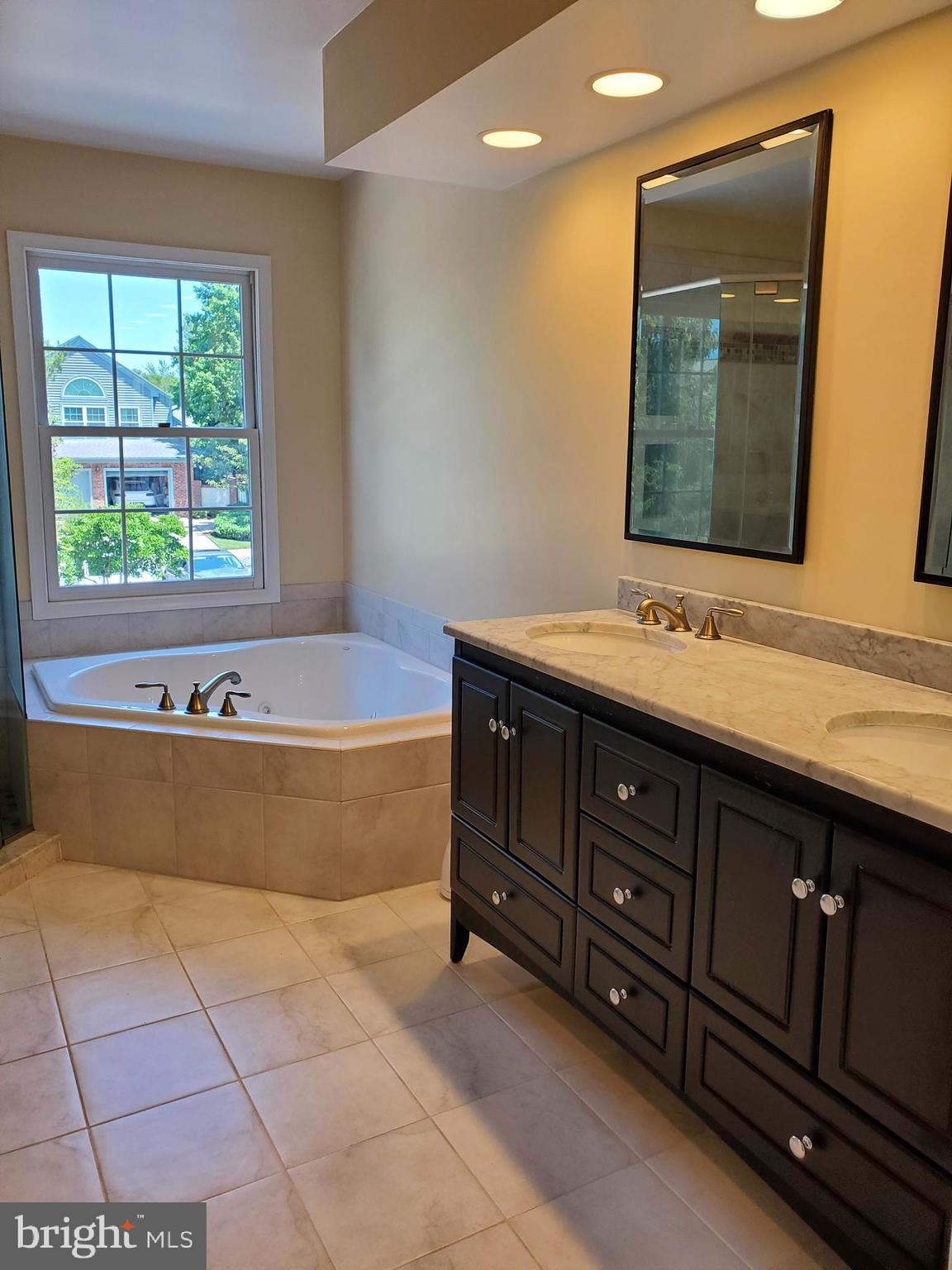 7 Nottingham Circle Princeton, NJ 08540 - Photo 21 of 32 Main Suite Bath