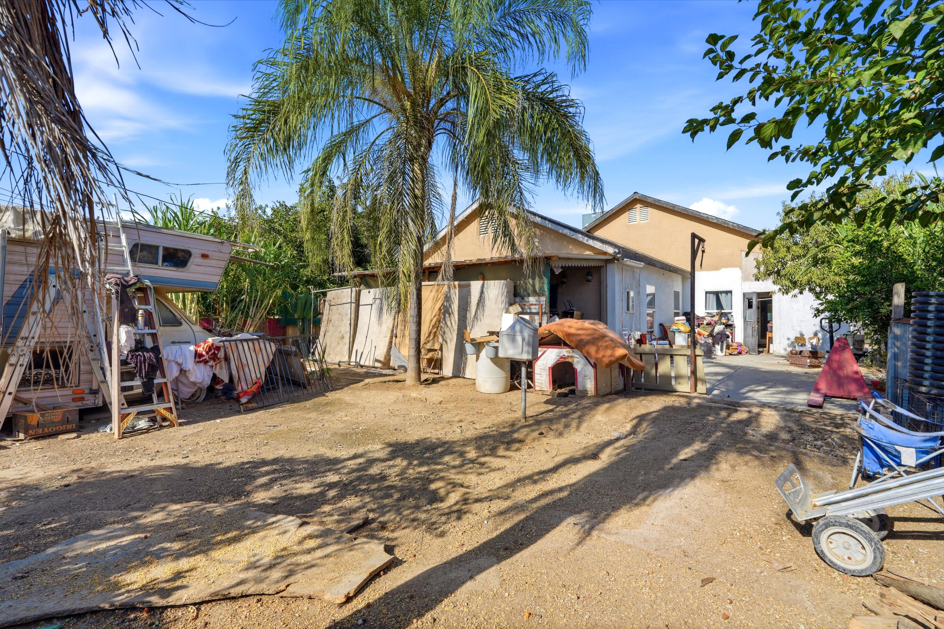 471 South Evans Road Tipton, CA 93272 - Photo 16 of 17 backyard