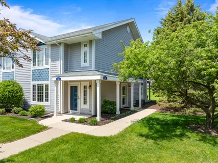 $214,900 | 710 Geneva National Avenue North, Unit 623, Geneva, WI 53147