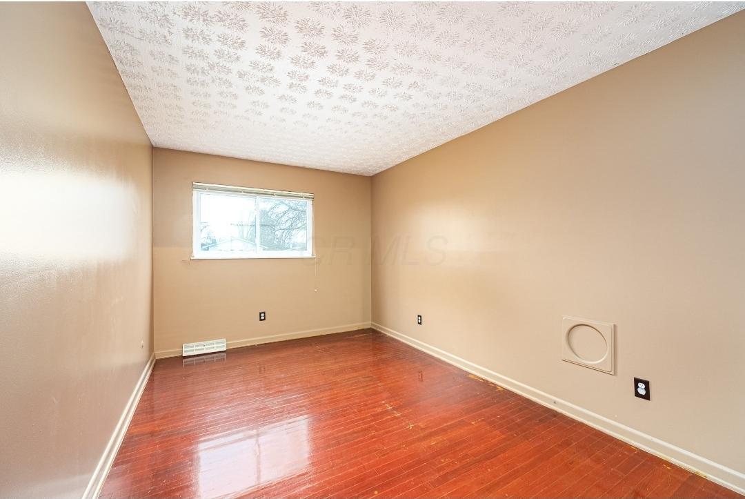 5454 Redwood Road Columbus, OH 43229 - Photo 35 of 43 Gallery Image 35