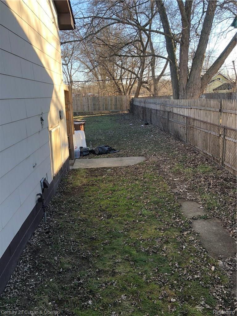 26433 Norfolk Street Inkster, MI 48141 - Photo 14 of 15 IMG_0943.JPG
