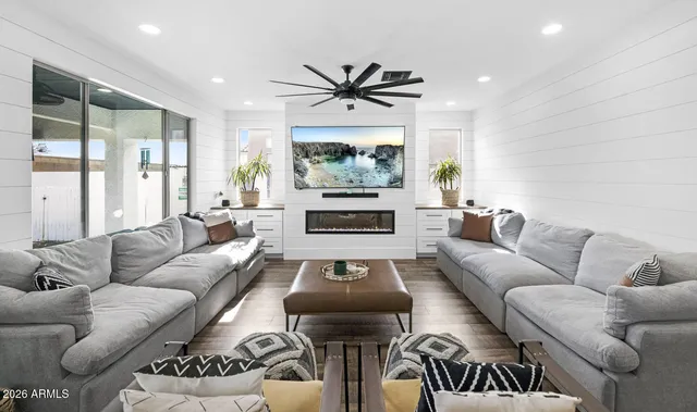 $735,000 | 721 North Pheasant Drive, Gilbert, AZ 85234