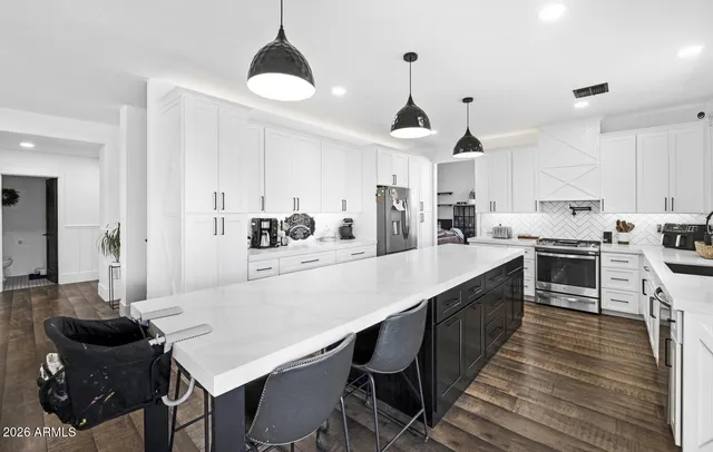 $735,000 | 721 North Pheasant Drive, Gilbert, AZ 85234