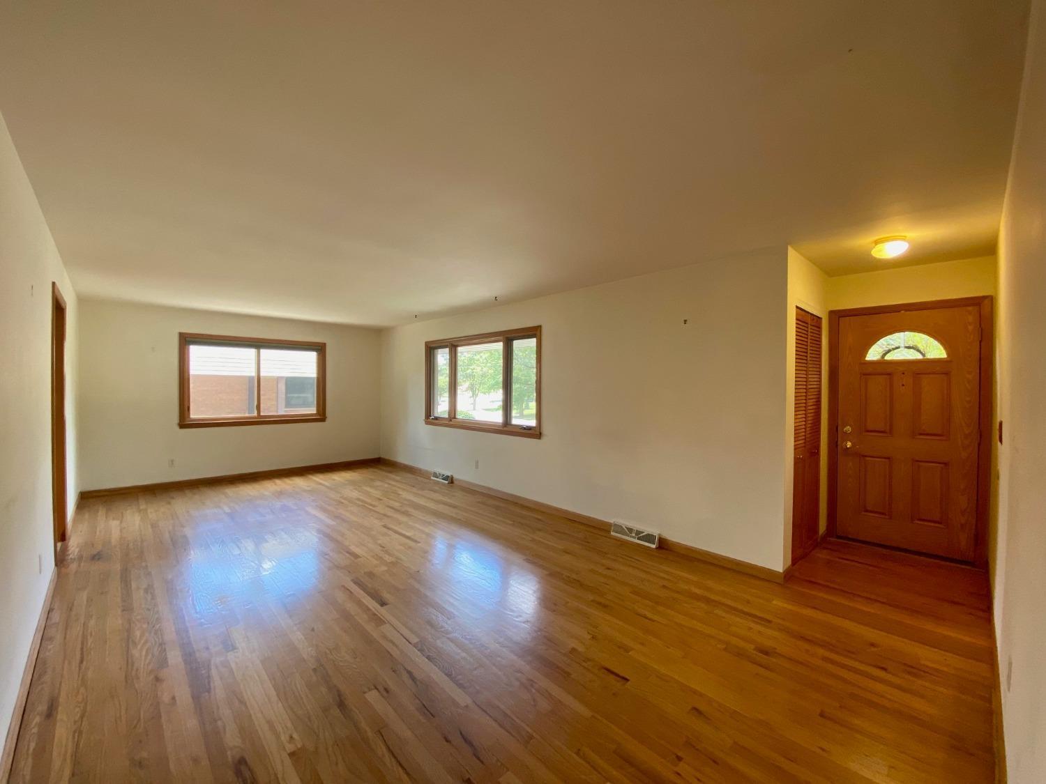 4085 Mefford Lane Cincinnati, OH 45241 - Photo 6 of 39