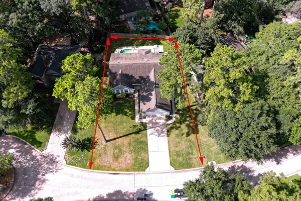 $450,000 | 15 White Bark Place, The Woodlands, TX 77381