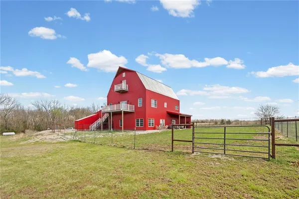 $1,100,000 | 2354 65th Street, Bronson, KS 66716
