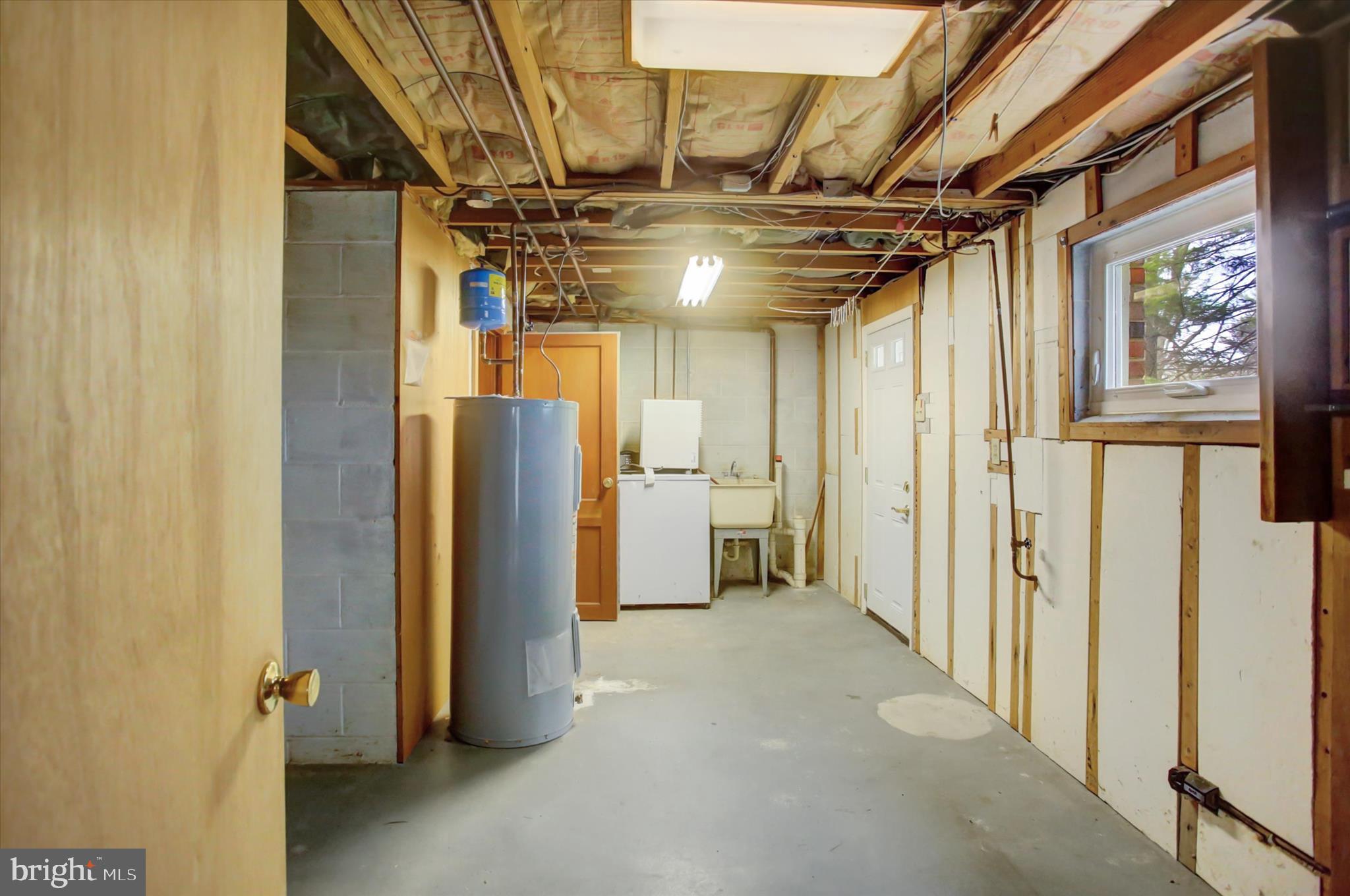 18514 Indian Cottage Road Hagerstown, MD 21742 - Photo 30 of 56 a view of hallway with wooden walls