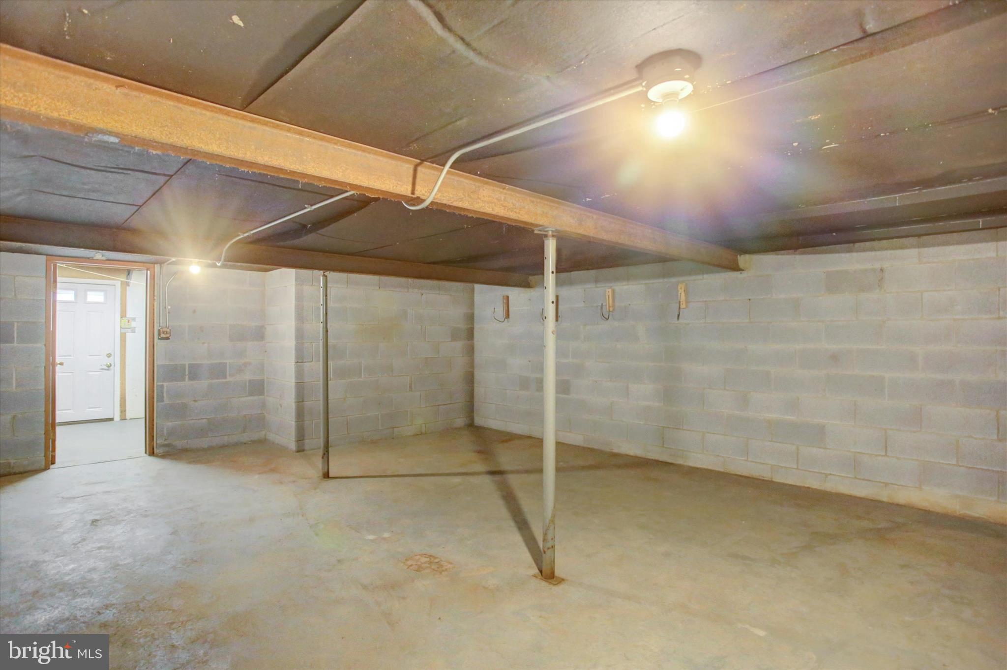 18514 Indian Cottage Road Hagerstown, MD 21742 - Photo 33 of 56 a view of an empty room