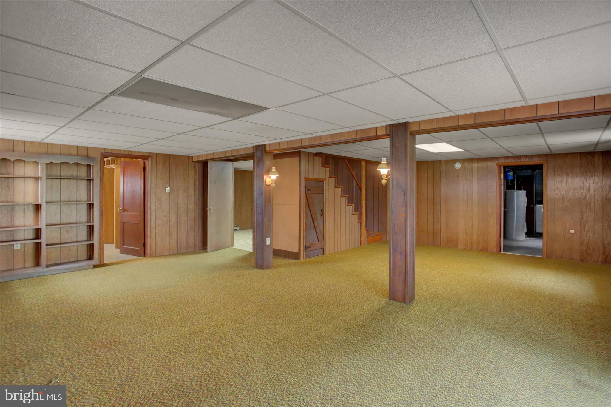 18514 Indian Cottage Road Hagerstown, MD 21742 - Photo 37 of 56 a view of an empty room with closet and a window