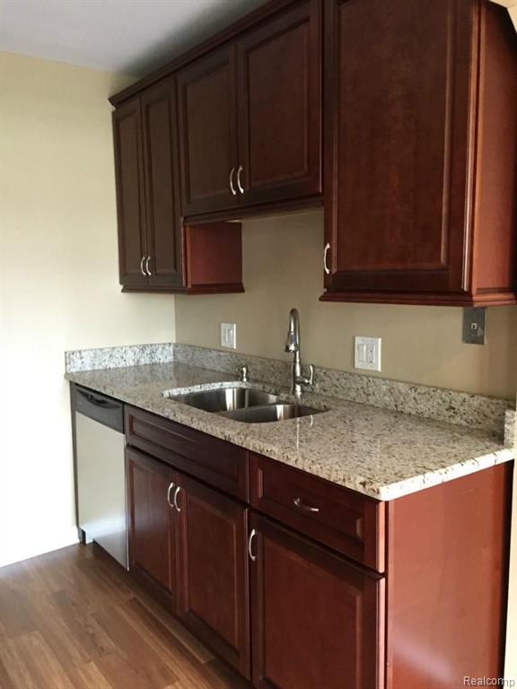 22162 Edgewater Novi, MI 48375 - Photo 6 of 21