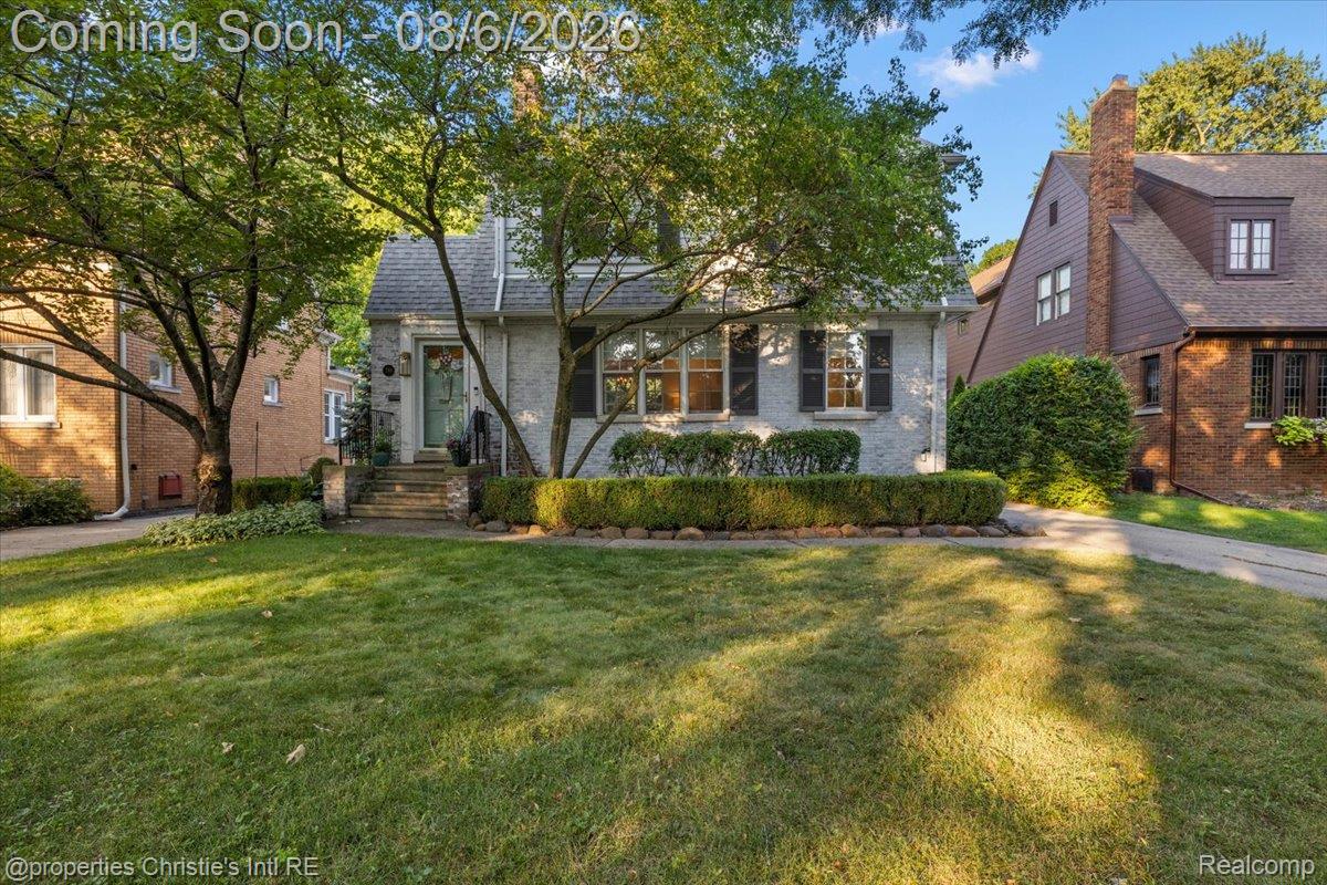 788 Rivard Boulevard Grosse Pointe, MI 48230 - Photo 1 of 28 02-788 Ricard -2.jpg