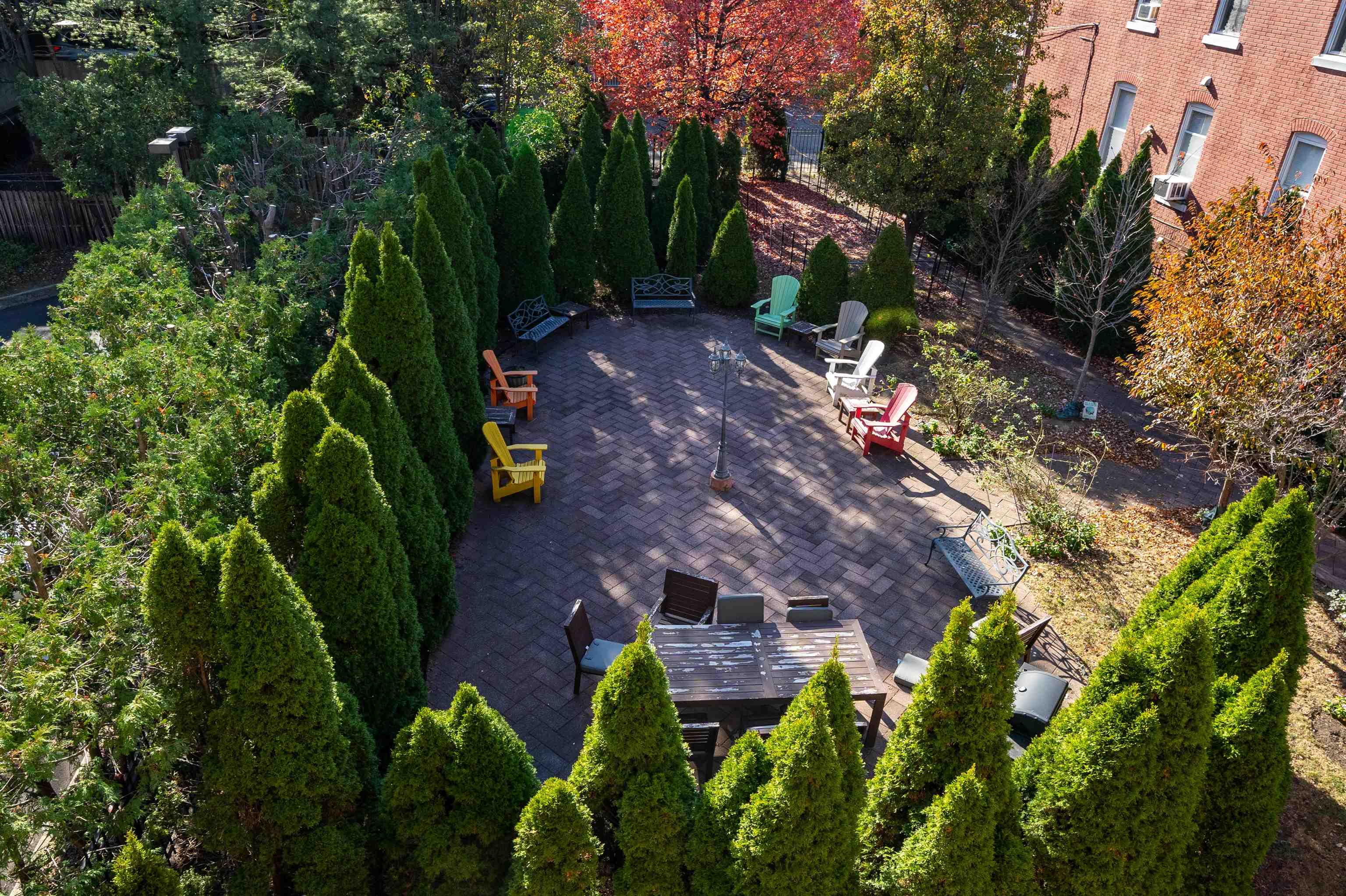 85 Maple Street, Unit 3K Weehawken, NJ 07086 - Photo 11 of 14 a backyard of a house with lots of green space